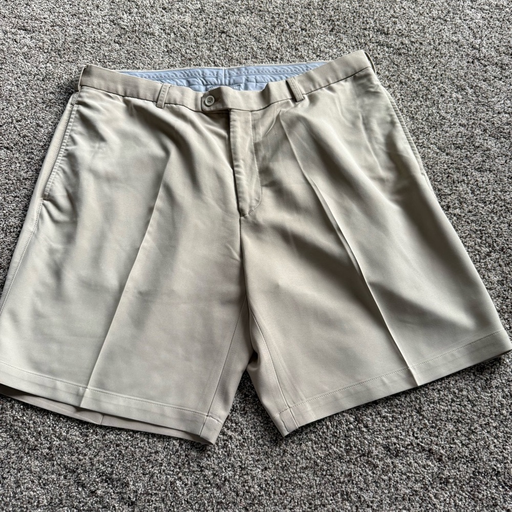 Peter Millar Men’s Performance Golf Shorts Size 36 khaki - great condition!